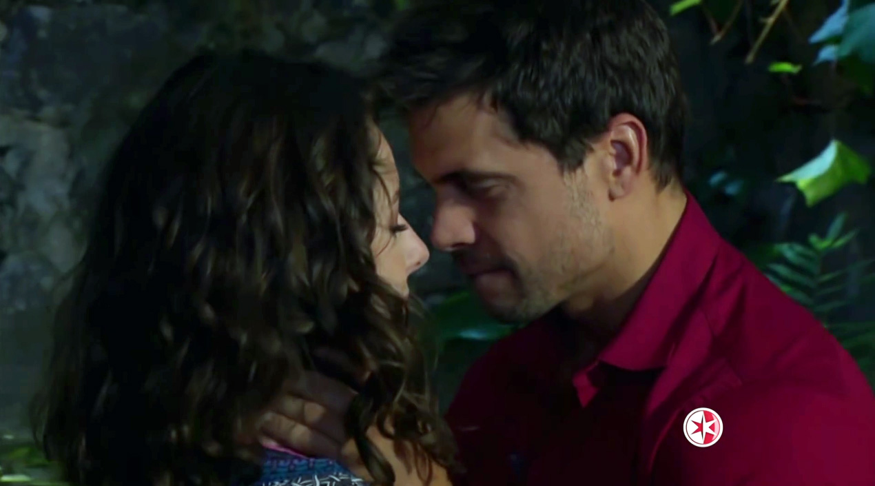 cancion lo mejor de mi vida tema de amor de laura y raul amor de barrio