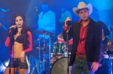 danilo carrera y africa zavala parrandero