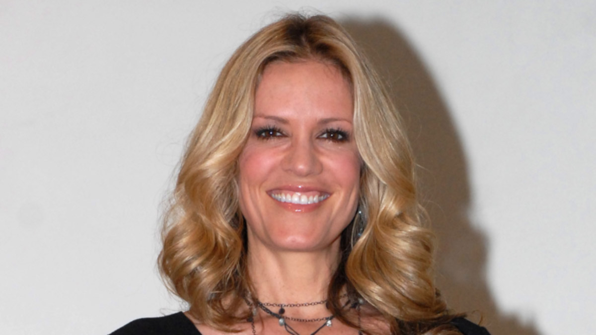 biografia de rebecca de alba